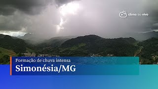 Formação de chuva intensa em Simonésia/MG, na tarde desta segunda-feira - 27/01/25