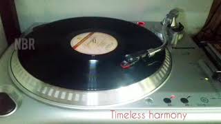 Manasse paadu nee... (playing vinyl record) മനസ്സേ പാടു നീ....