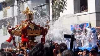 2012年　富岡八幡宮　深川八幡祭　水掛け　 Fukagawa Water Splash Fest 2012