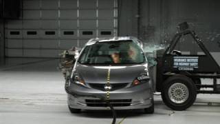 2009 Honda Fit side IIHS crash test