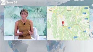 La violenta scossa di terremoto in diretta dagli studi di Rainews