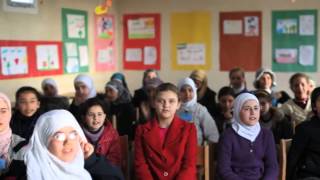 School helps young Syrian refugees