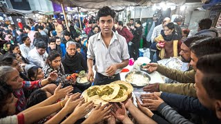 EXTREME PAKISTANI STREET FOOD 😍| CHEAPEST SAAG PARATHA and ALOO PARATHA AT EARLY GOOD MORNING SAAG