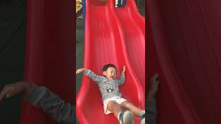 Play on the slide 明峰玩溜滑梯 #遊樂設施 #cutechild