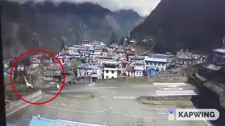 लुक्लामा विमान दुर्घटना सीसीटिभी लाइभ  Summit Air Plane Crash, Lukla Airport LIVE CCTV Footage