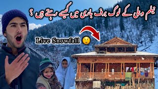 How do Neelam people live in the snow? 😱 || Live Snowfall 😲