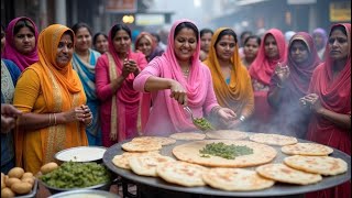 HARD WORKING WOMEN SELLING DESI BREAKFAST SAAG ALOO PARATHA ON ROAD SIDE LAHORE | SWEET RICE