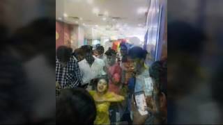 Mass big boss oviya in chennai city mall awesome moment