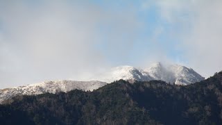 奥日光　山の天気は崩れやすい、白根の方から「ふっかけ」、ズミの実を貪る野鳥ウソ