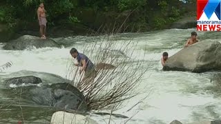 4 killed in Kozhikode flash floods, search on for 2 others  | Manorama News