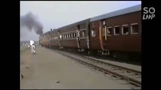 Rare unseen footage of Old INDIAN RAILWAYS at Secunderabad station in 1992 arrivals and departures