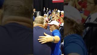 Vietnam Veteran spots former Commanding Officer not seen in 40 years at Trump Tampa Rally