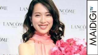 戸田恵梨香「気分上がる」“特注品”ドレス姿で美肩も披露　「2018 ランコム ミューズ就任記者発表会」1