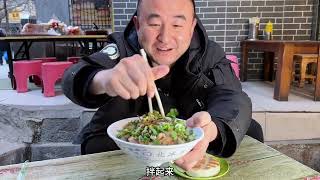 兰州老板日卖30只羊的杂碎，羊头肉内脏拌着卖，肉头卖60干头卖20