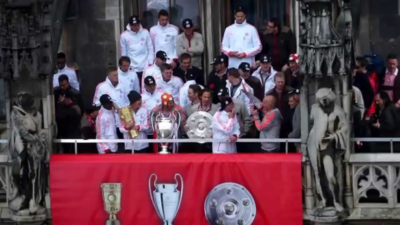 FC Bayern Triple-Feier Am Marienplatz München - YouTube