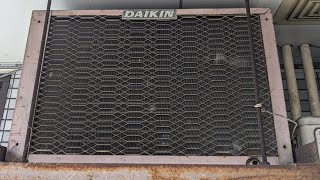 ダイキン　古い室外機　【DAIKIN】