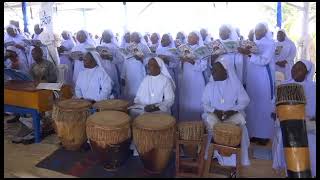 Tukuwa ekitiibwa mu ggulu katonda - Ggogonya Sisters Choir