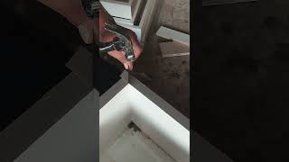 Salah satu cara memotong edging hpl adu manis #carpenter #woodwork #edginghpl #highpressurelaminate