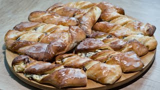 Yeast sticks with cheese and raisins