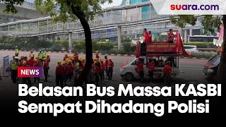 Belasan Bus Massa KASBI Sempat Dihadang Polisi di Simpang Semanggi hingga Timbulkan Kemacetan