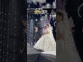 “你要這么穿就送你新手機”21歲弟弟為了新手機扮天使給姐姐送婚戒姐弟婚禮