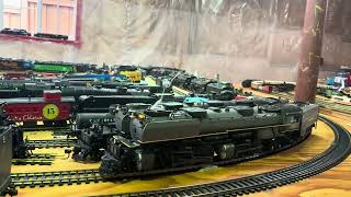 Athearn Challenger comparison with MTH ￼