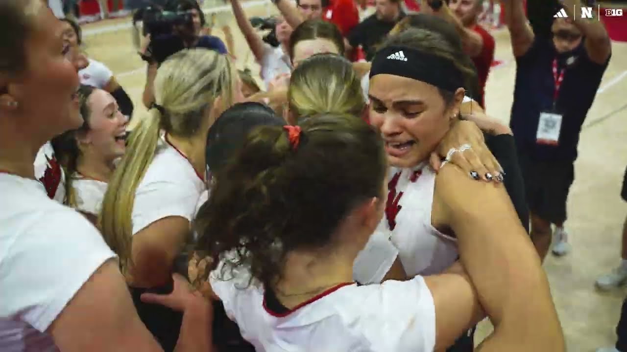 Nebraska Vs. Wisconsin Final Point Call | Nebraska Volleyball - YouTube