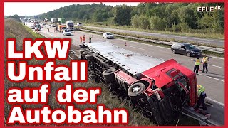 Sattelschlepper kippt auf A14 AS Leipzig-Nordost um / LKW-Fahrer schwerstverletzt