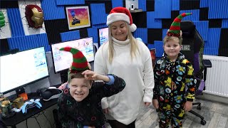 Mum & Her 2 Kids CHRISTMAS EVE Fortnite Challenge! FREE Fortnite Gifts From TRUMAnn Challenge