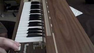 Bontempi B9 Chord Organ Demo