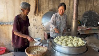 农村小院炊烟袅袅，清香家发面蒸一锅油卷，二猪烧火奶奶最喜欢吃