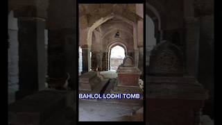 bahlol lodhi tomb.                             #india #tomb #lodhi