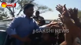 Farmers Meet YS Jagan at Ammavaripalli in Anantapur District