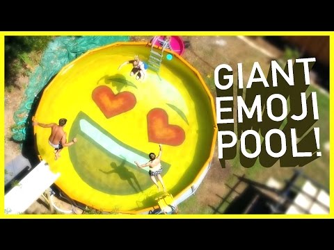 😎DAD TURNS POOL INTO EMOJI!! 😍 😎DAD TURNS POOL INTO EMOJI!! 😍