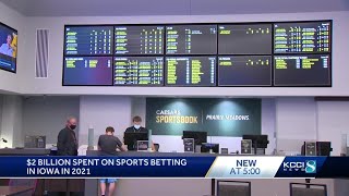 Iowans gambled over $2B on sports in 2021, shattering 2020's numbers