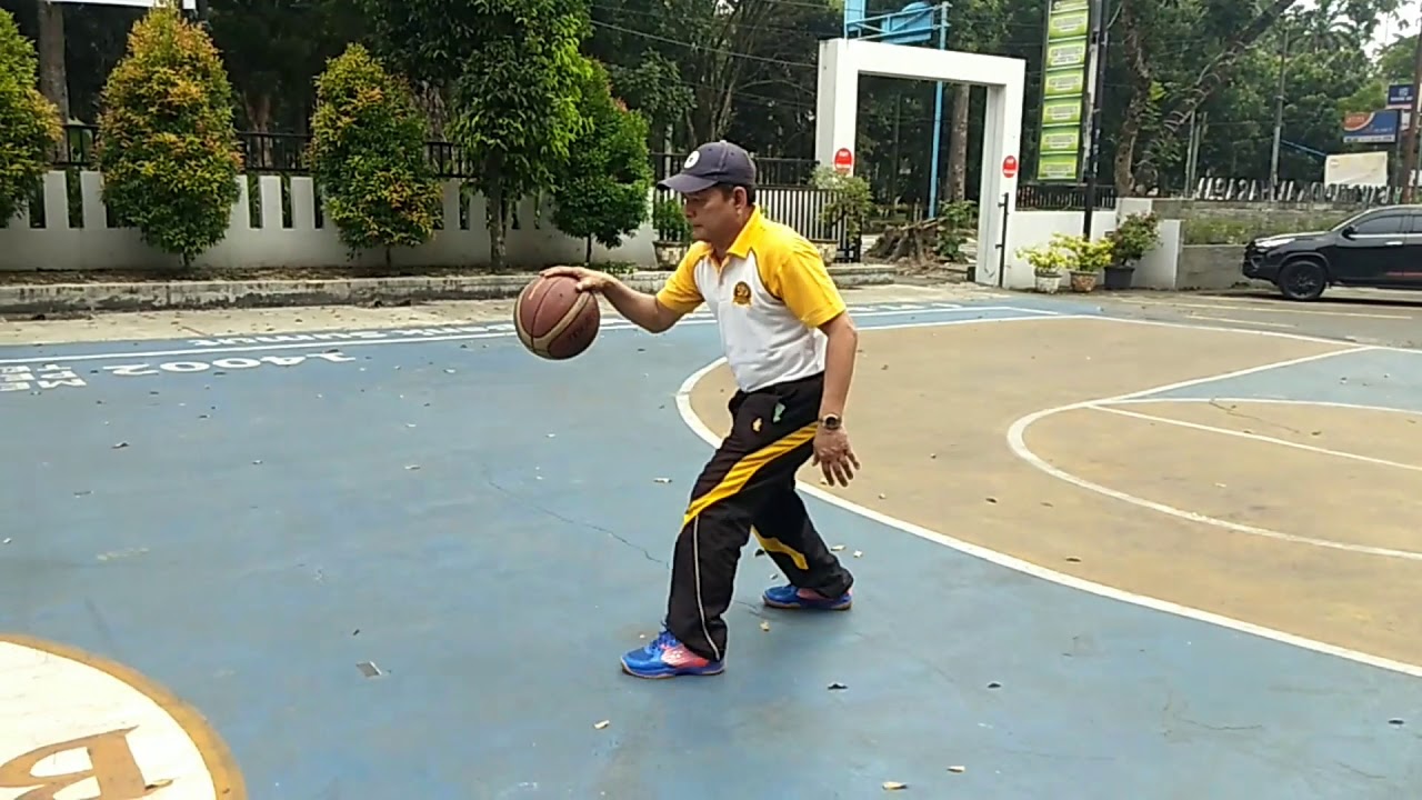 Teknik Dasar Bola Basket - YouTube