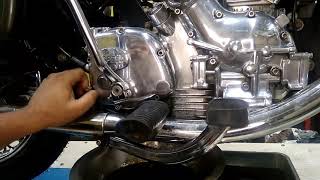 Royal Enfield - How To Change 5-Speed Gear Box Oil (English)