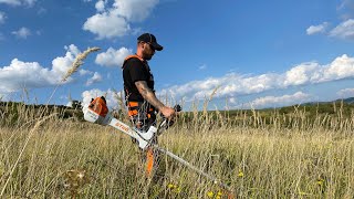 The new Stihl Fs 561 C-EM mowing tall grass for the first time with 350 mm brush knife.