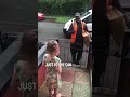 This little girl learned sign language just so she could talk to her deaf delivery driver ❤️