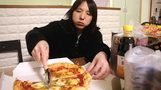 Opening the food I bought at Lopia, which opened in Aomori City, and eating a Margherita