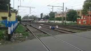 (HD) Sonarpur Local rushes towards Dhakuria