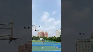 台北市 中正河濱公園籃球場 （想想：下一球該如何修正） 背後投籃