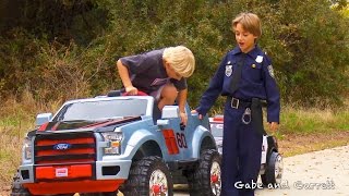 Sidewalk Cops Scene From Ford F-150 Extreme Unboxing