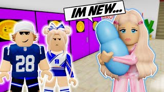 TEEN MOM GOES TO A NEW SCHOOL IN ROBLOX BROOKHAVEN!