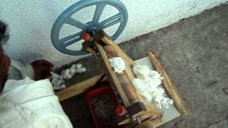 Cotton Gin - How to use the Hand Crank Cotton Gin