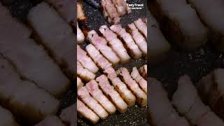 연 500만 명이 찾는 삼겹살 맛집, 직접 구워주는 숯불 삼겹살, Grilled Pork belly restaurant where 5 million people every year