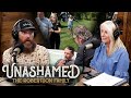 Jase Discovers an Envelope Stuffed with Cash, Airline Woes & a Hot Tub Baptism | 937