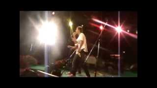 A few minutes - Shwe Htoo and Timmy ( at သထံု show )