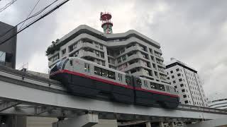 旭橋駅から県庁前駅に向かう沖縄ゆいレール