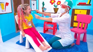 Pretend play going to the dentist \u0026  Ева учит поведению